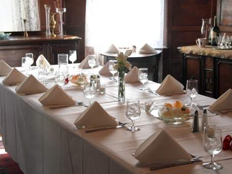 Weddings at Lehmann House Table Set for the Bridal Party